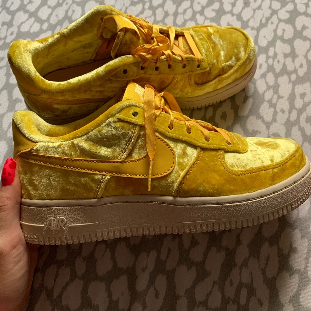 velvet Nike Air Force 1